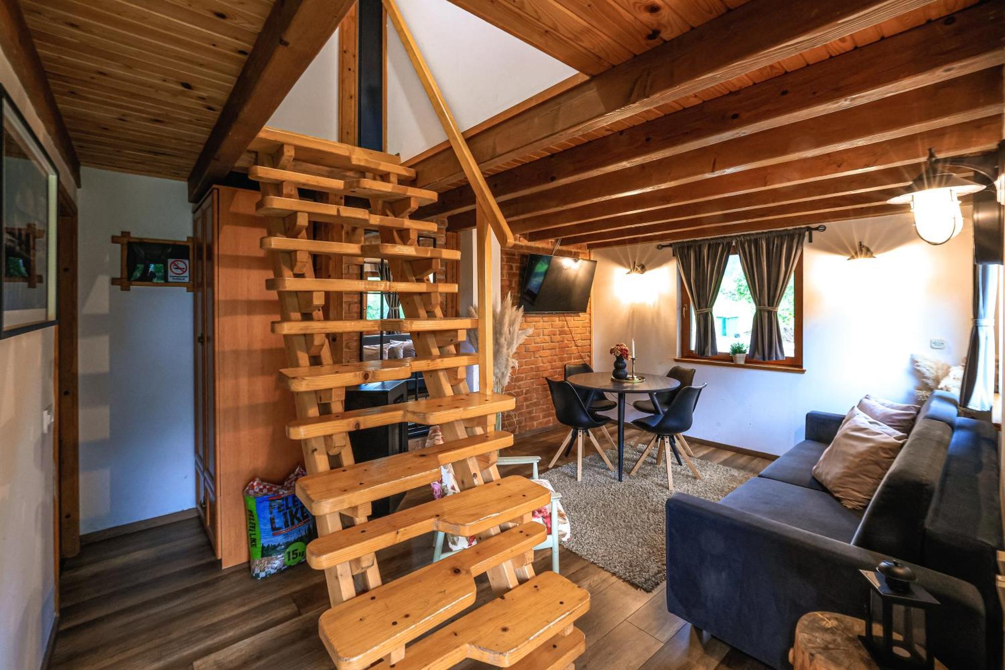 Woodenhouse With Two Apartments Otočac Rum bild