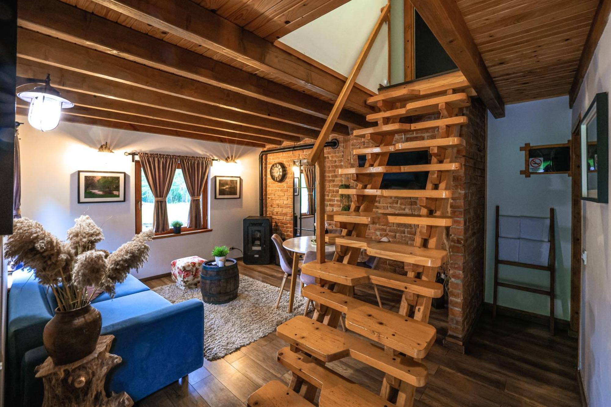 Woodenhouse With Two Apartments Otočac Rum bild
